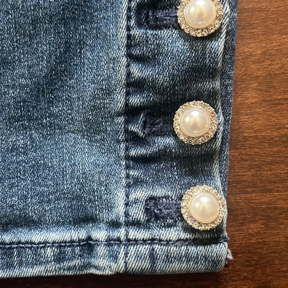 Talbo’s Skinny Jeans - Picture 2 of 10